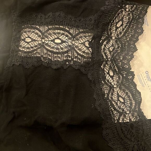 Amaryllis split v-neck lace cap sleeve blouse 2X - Picture 3 of 6